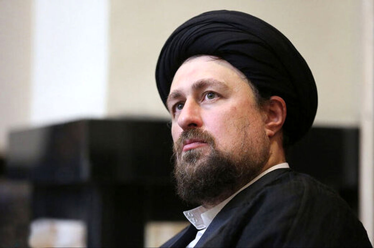 عکسی دیدهنشده از سیدحسن خمینی در اتاق کارش + عکس